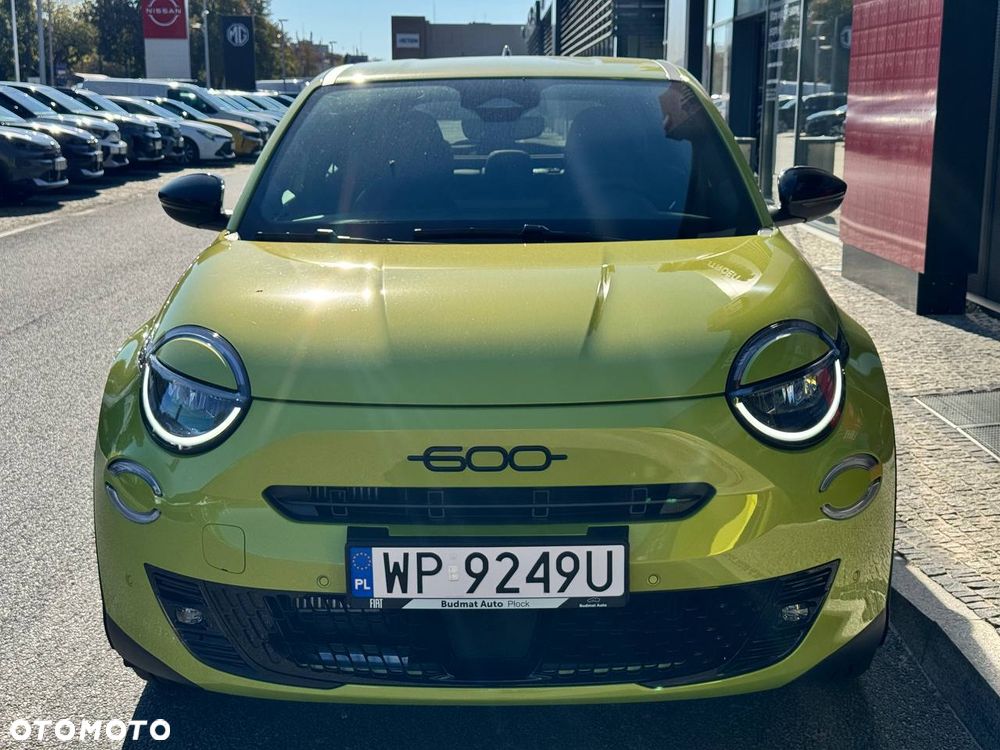 Fiat 600 1.2 Turbo Sport eDCT - 2