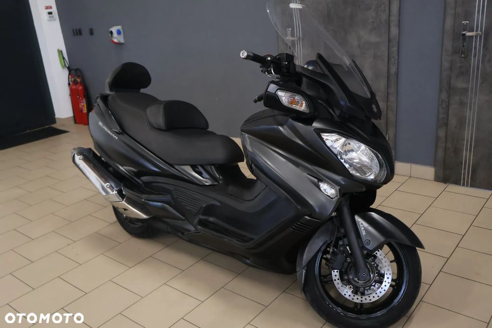 Suzuki Burgman - 10