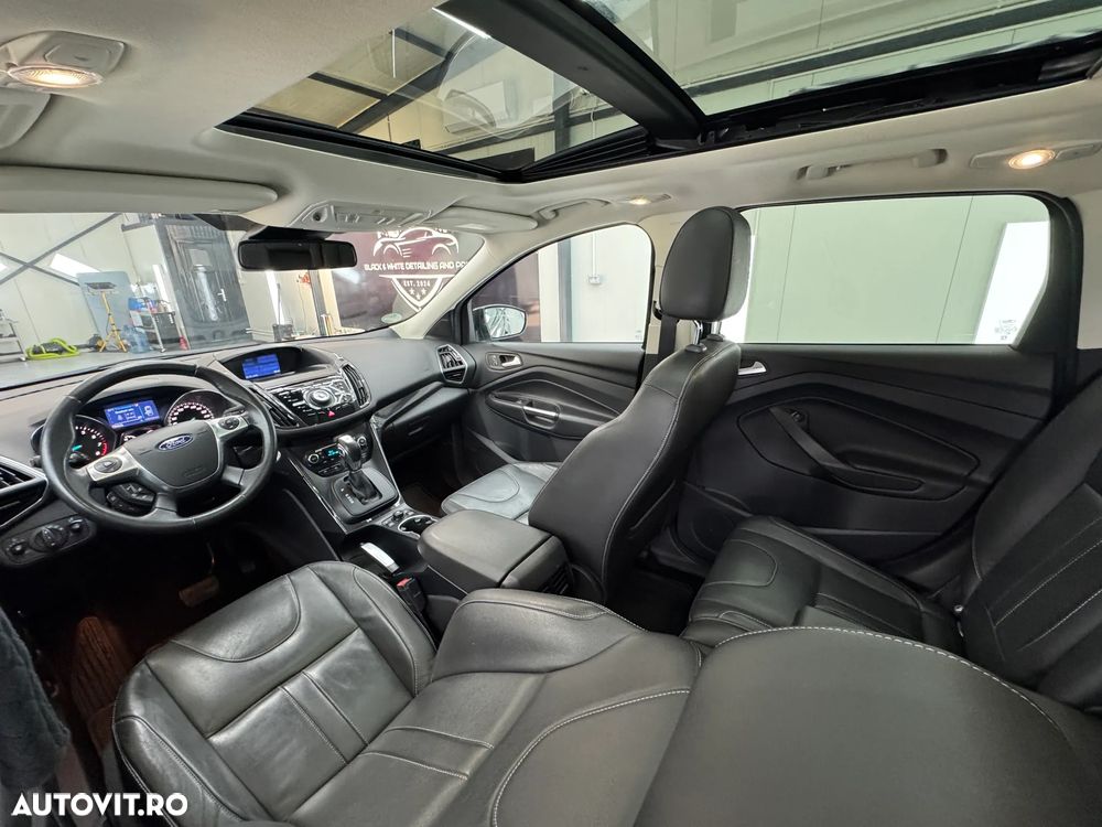 Ford Kuga 1.5 EcoBoost 4WD Titanium - 4