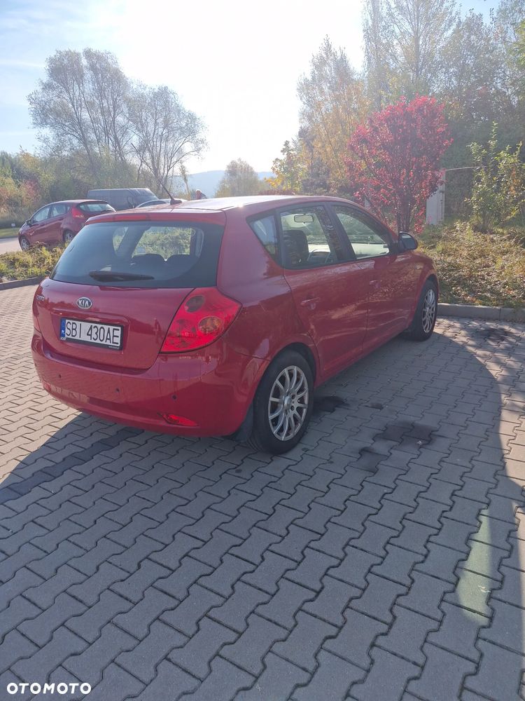 Kia Ceed 2007 photo 4