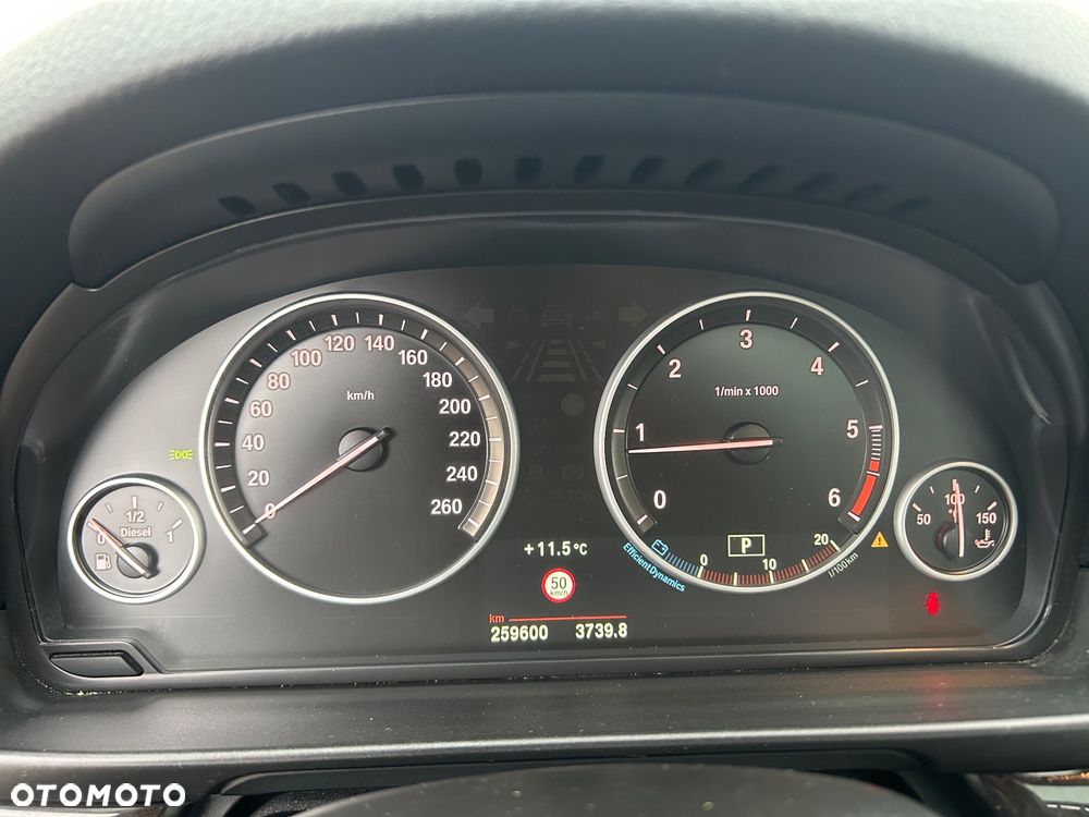 BMW Seria 5 520d Sport-Aut - 29