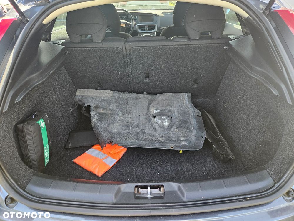 Volvo V40 T2 - 17