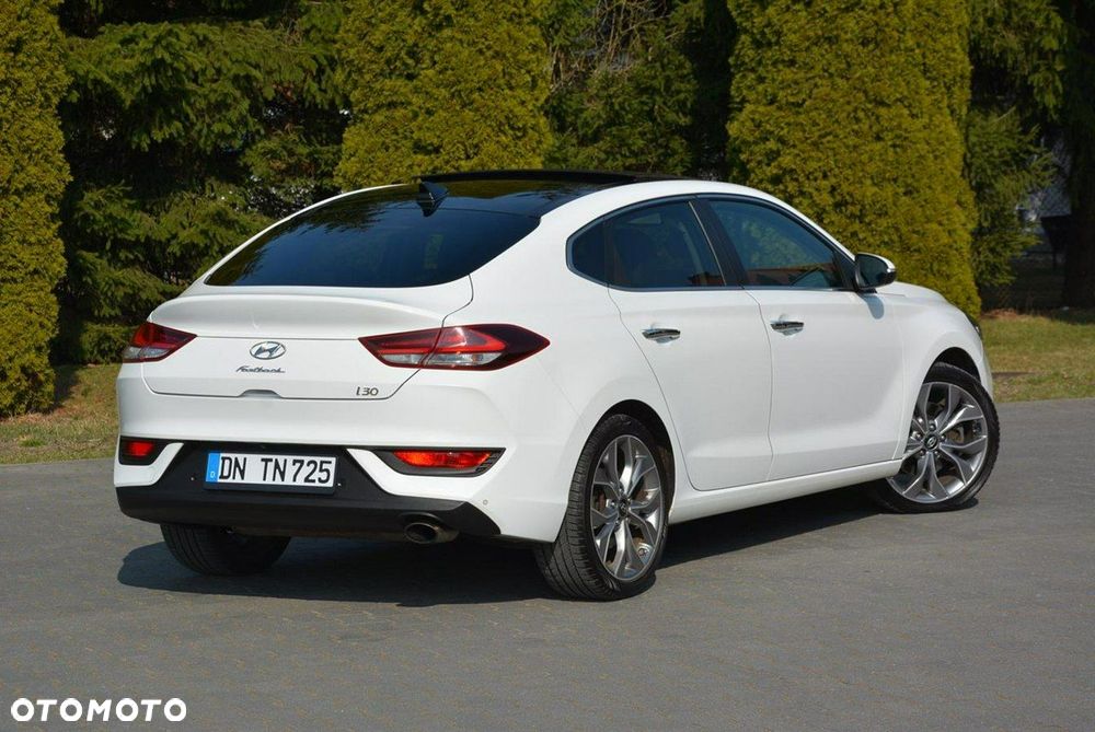 Hyundai i30 1.4 T-GDI Premiere Luxury - 11