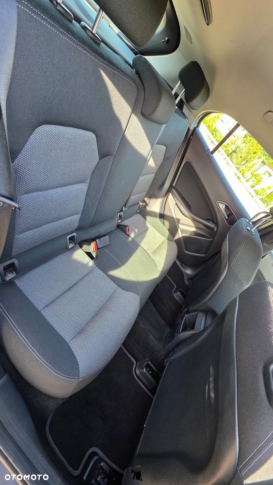 Mercedes-Benz GLA 200 7G-DCT - 25