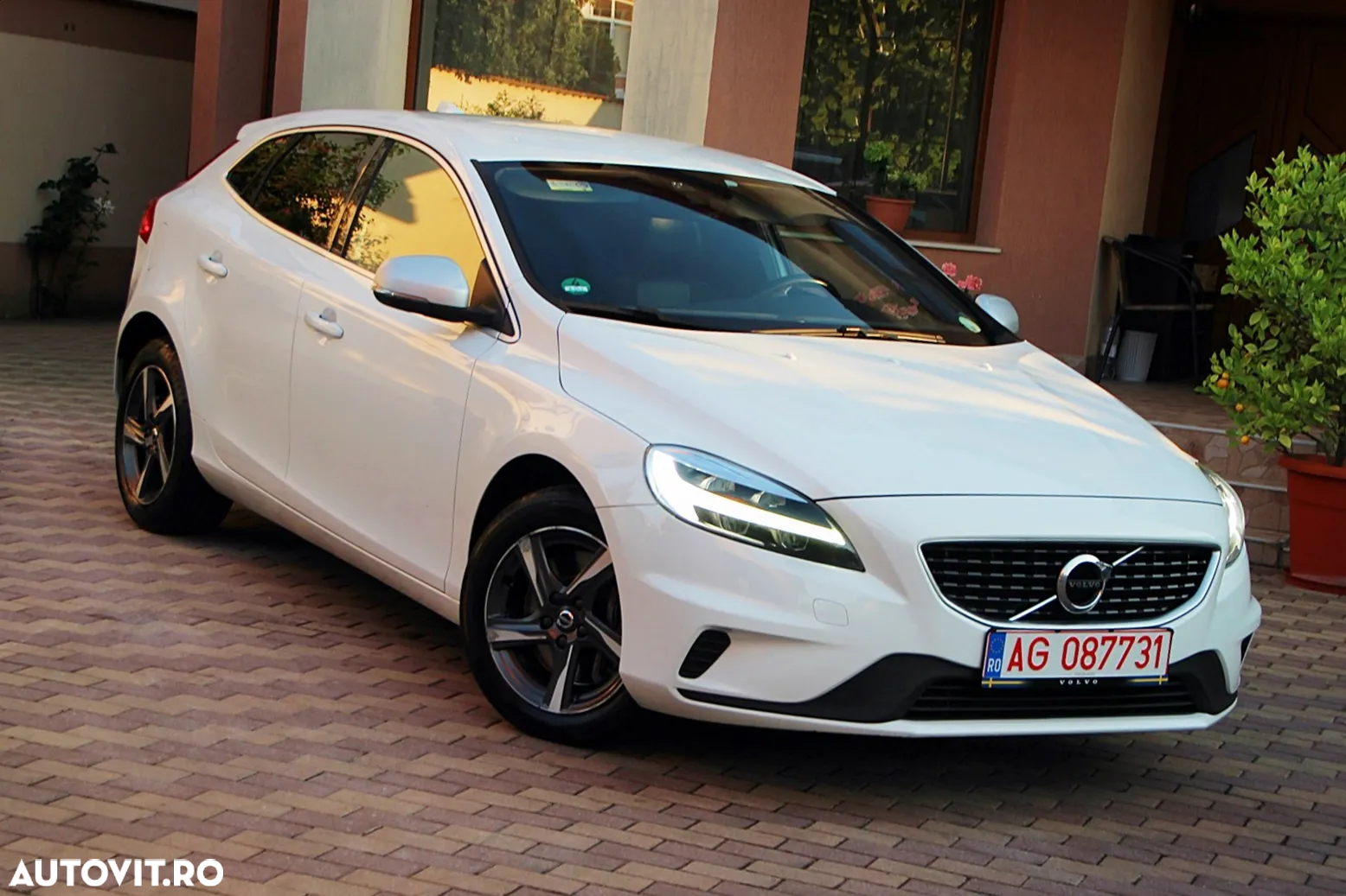 Volvo V40 D3 Geartronic RDesign - 10