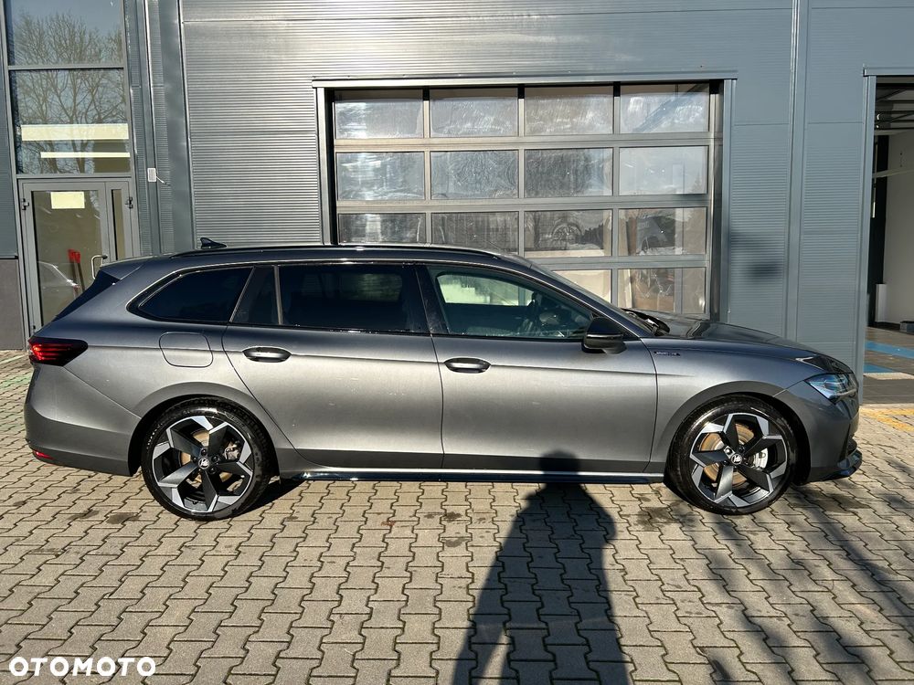 Skoda Superb 2.0 TDI SCR 4x4 Sportline DSG - 5