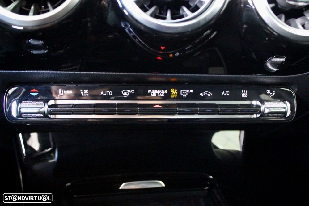 Mercedes-Benz A 250 e AMG Line - 23