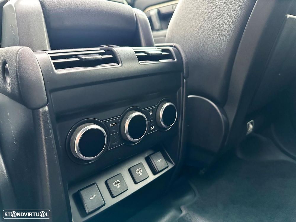 Land Rover Defender 2.0 P400e 110 AWD - 16