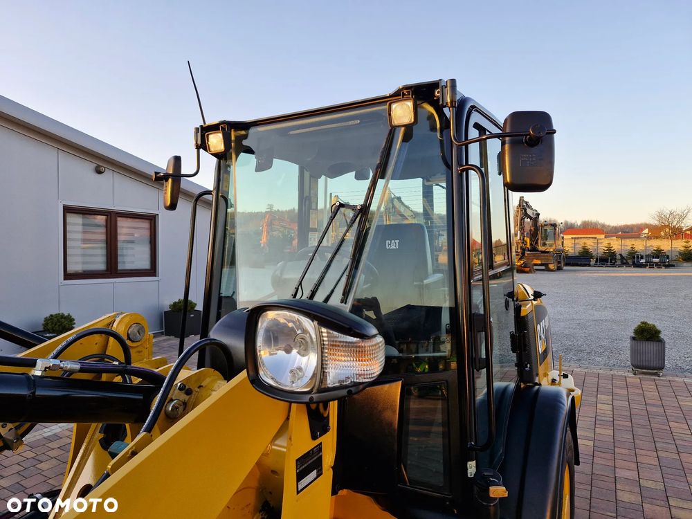 Caterpillar 906 M - 24