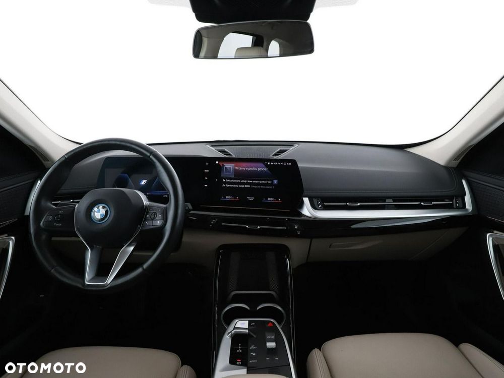 BMW iX1 xDrive30 xLine - 17