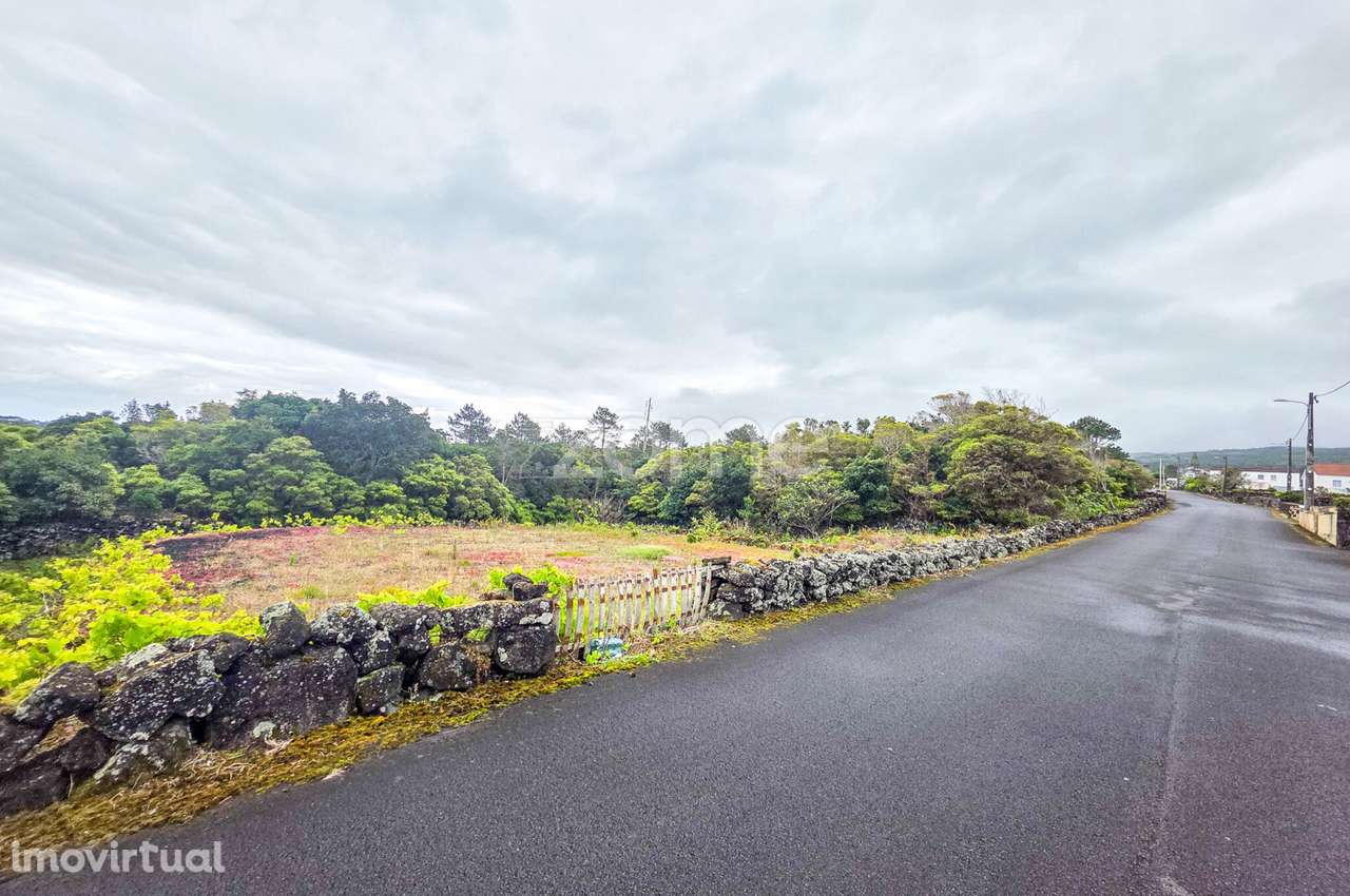 Terreno com 484m2 em Santa Luzia na Ilha do Pico - Grande imagem: 3/17