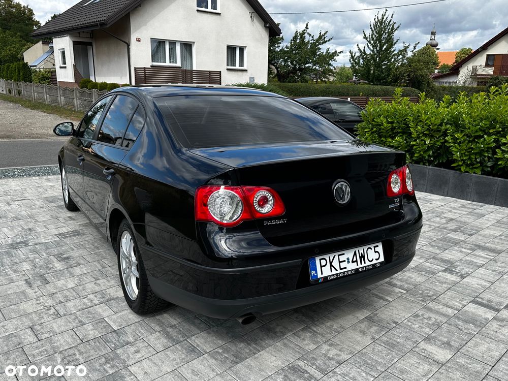 Volkswagen Passat - 15