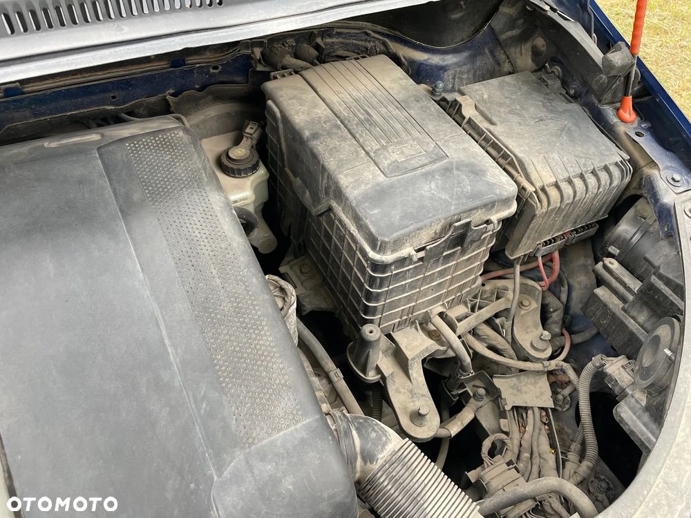 Volkswagen Golf Plus - 25