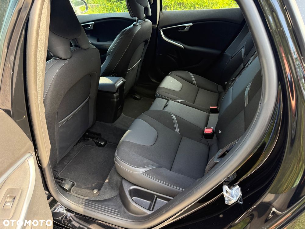 Volvo V40 D2 Momentum - 8