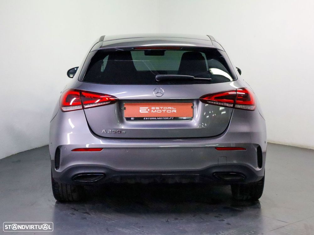 Mercedes-Benz A 250 e AMG Line - 4