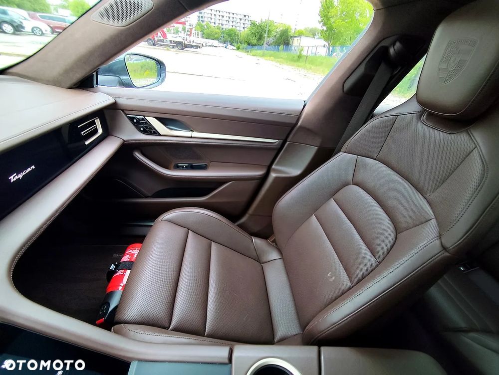 Porsche Taycan Turbo - 27