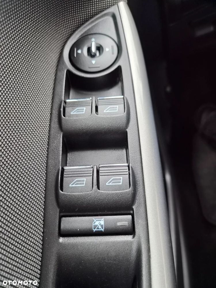 Ford Focus 1.6 TDCi DPF Start-Stopp-System SYNC Edition - 23