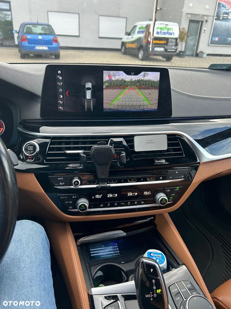 BMW Seria 5 530d xDrive - 18