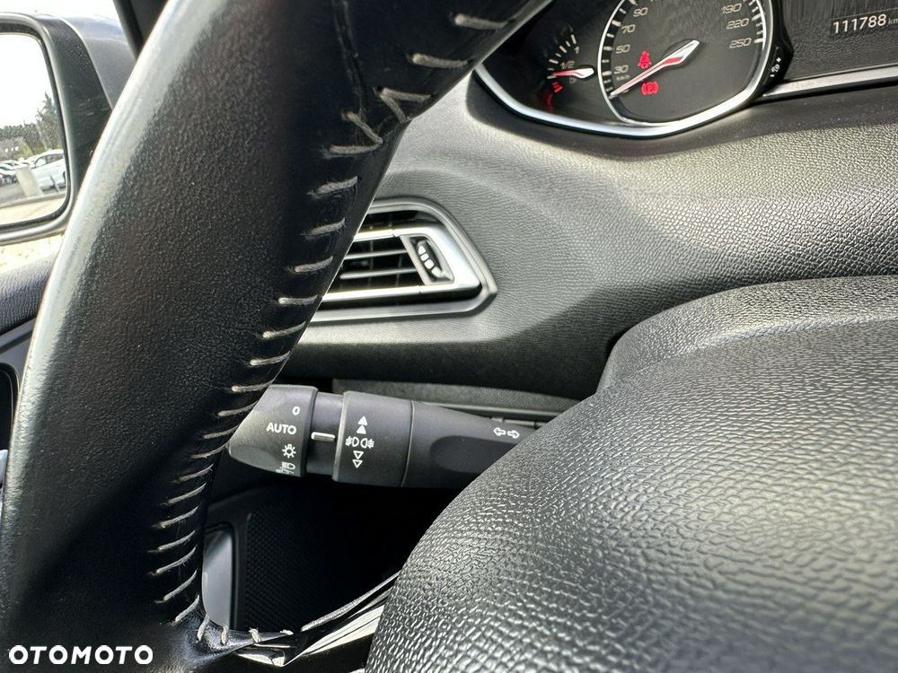 Peugeot 308 1.2 PureTech Allure S&S - 21