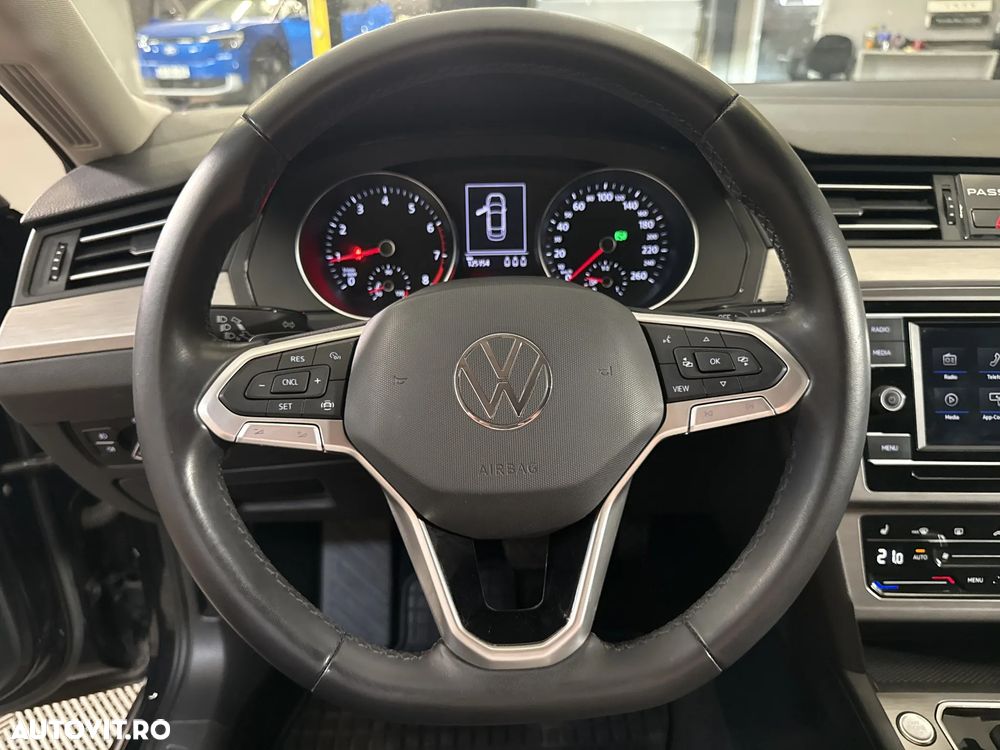 Volkswagen Passat - 17