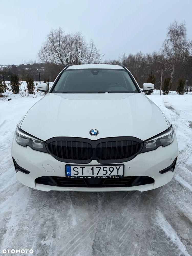 BMW Seria 3 330e xDrive Sport - 4