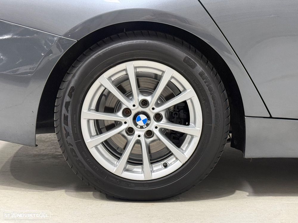 BMW 320 d Efficient Dynamics Edition Blue Perf. Luxury Line - 31