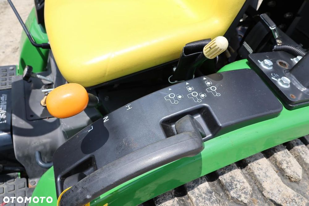 John Deere 2520 - 30
