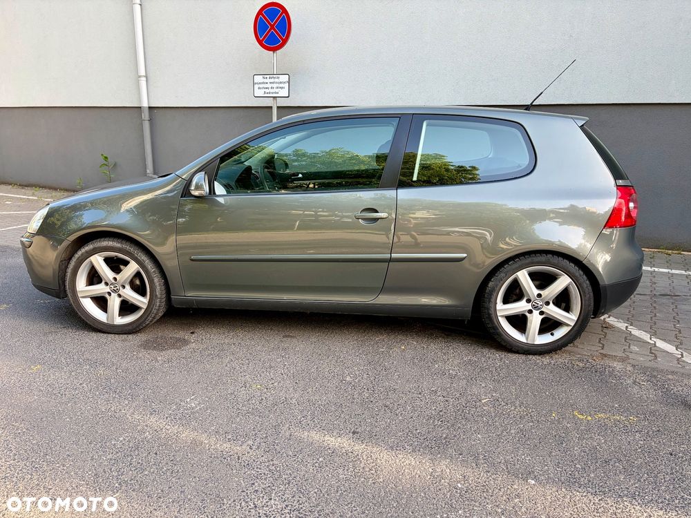 Volkswagen Golf 1.6 FSI Comfortline - 6