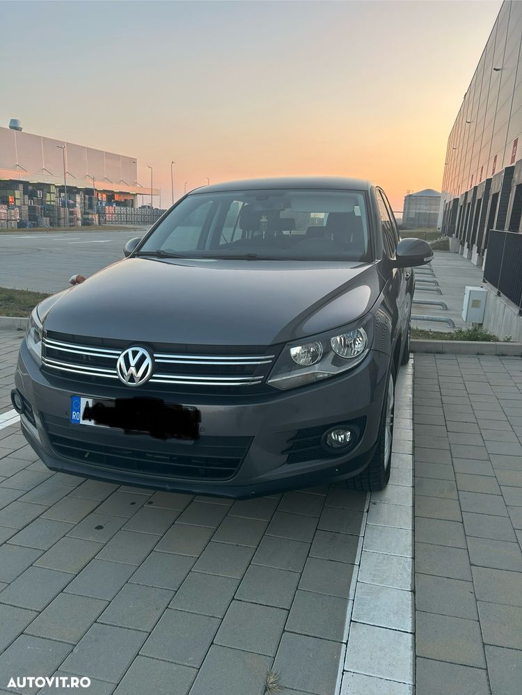 Volkswagen Tiguan - 1
