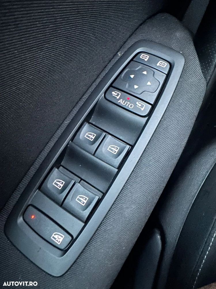 Renault Megane BLUE dCi 115 EDC BUSINESS EDITION - 12