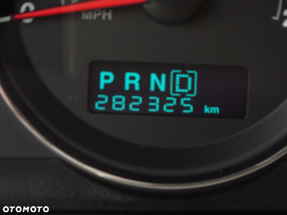 Jeep Grand Cherokee - 16