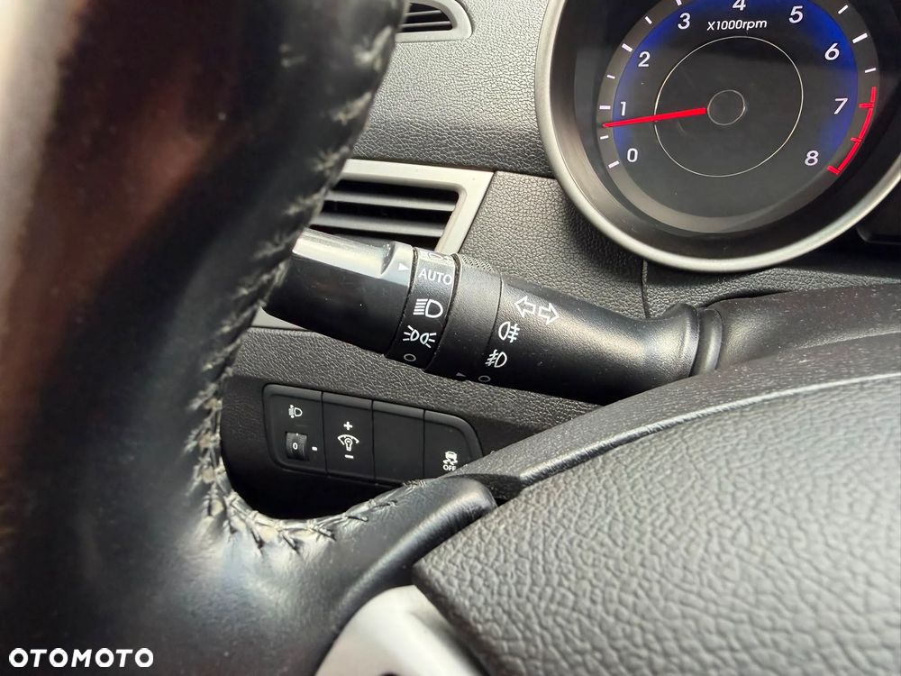 Hyundai Elantra 1.6 Comfort - 27