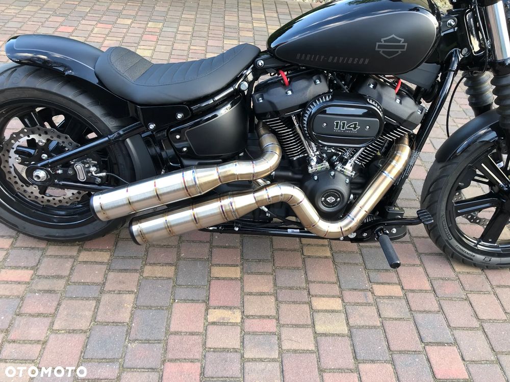 Harley-Davidson Softail Street Bob - 24