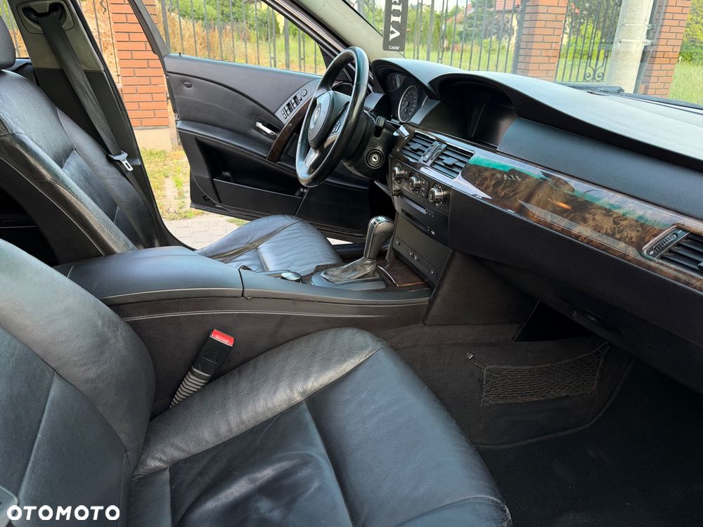BMW Seria 5 530d - 32