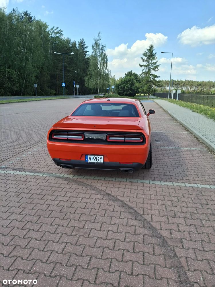 Dodge Challenger 5.7 R/T - 18