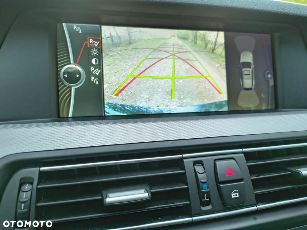 BMW Seria 5 530d xDrive - 28