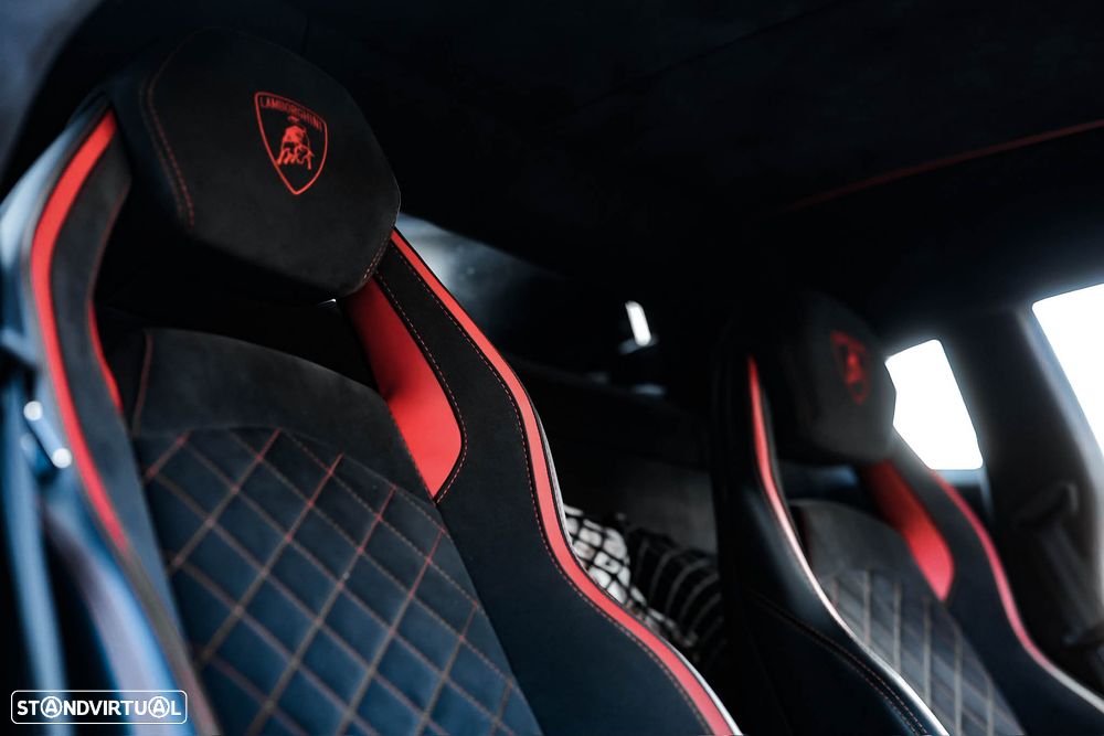 Lamborghini Aventador 6.5 V12 LP740-4 S - 17