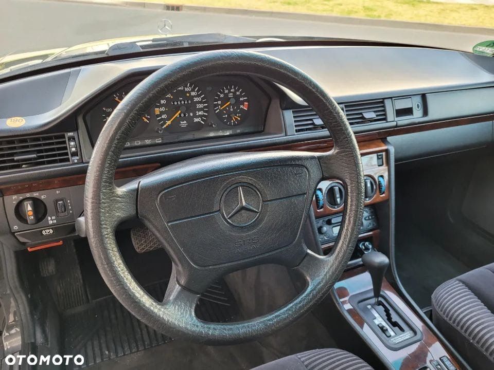 Mercedes-Benz 280 - 18