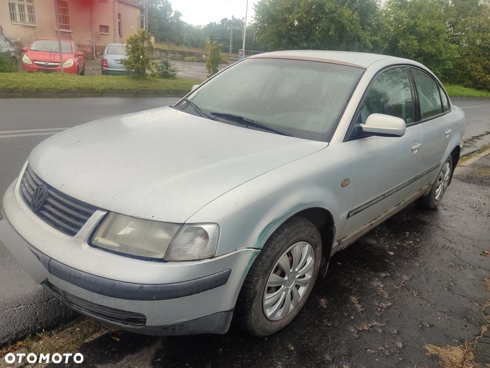 Volkswagen Passat 1.8 - 4