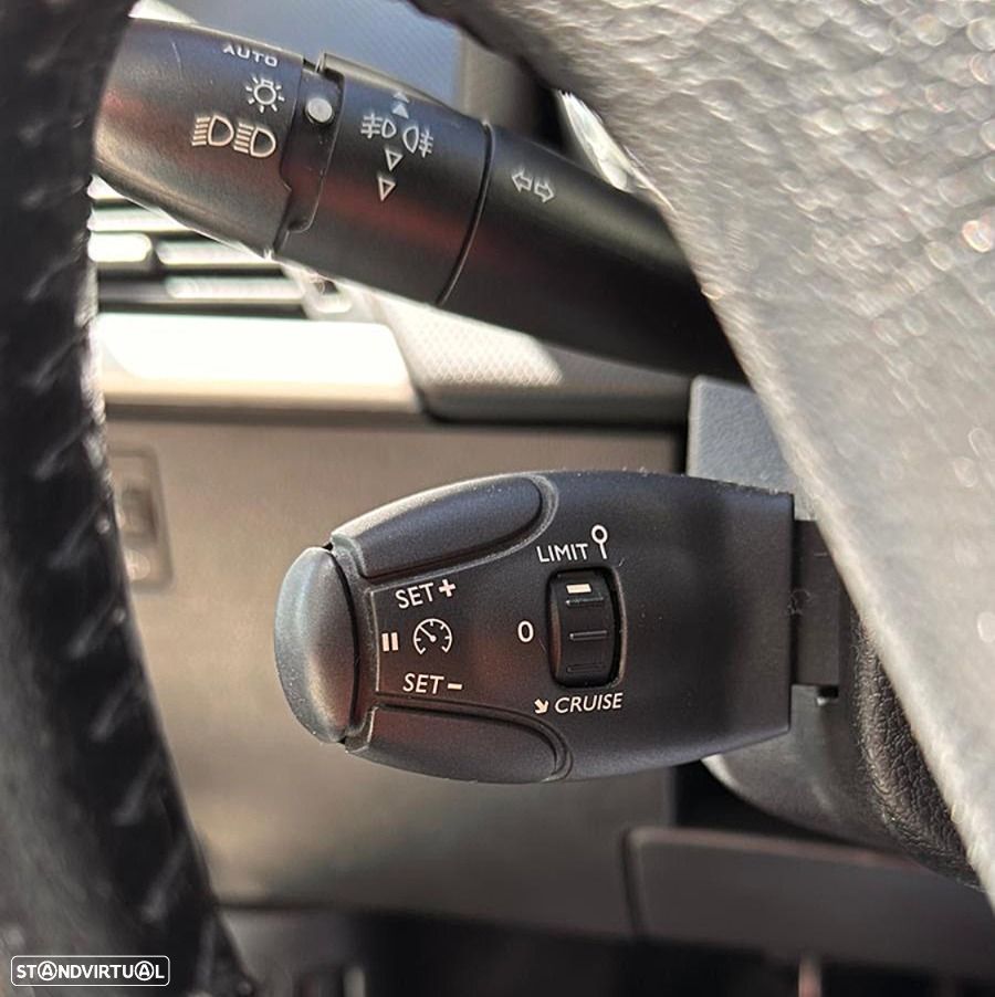 Peugeot 207 SW 1.4 Premium - 14