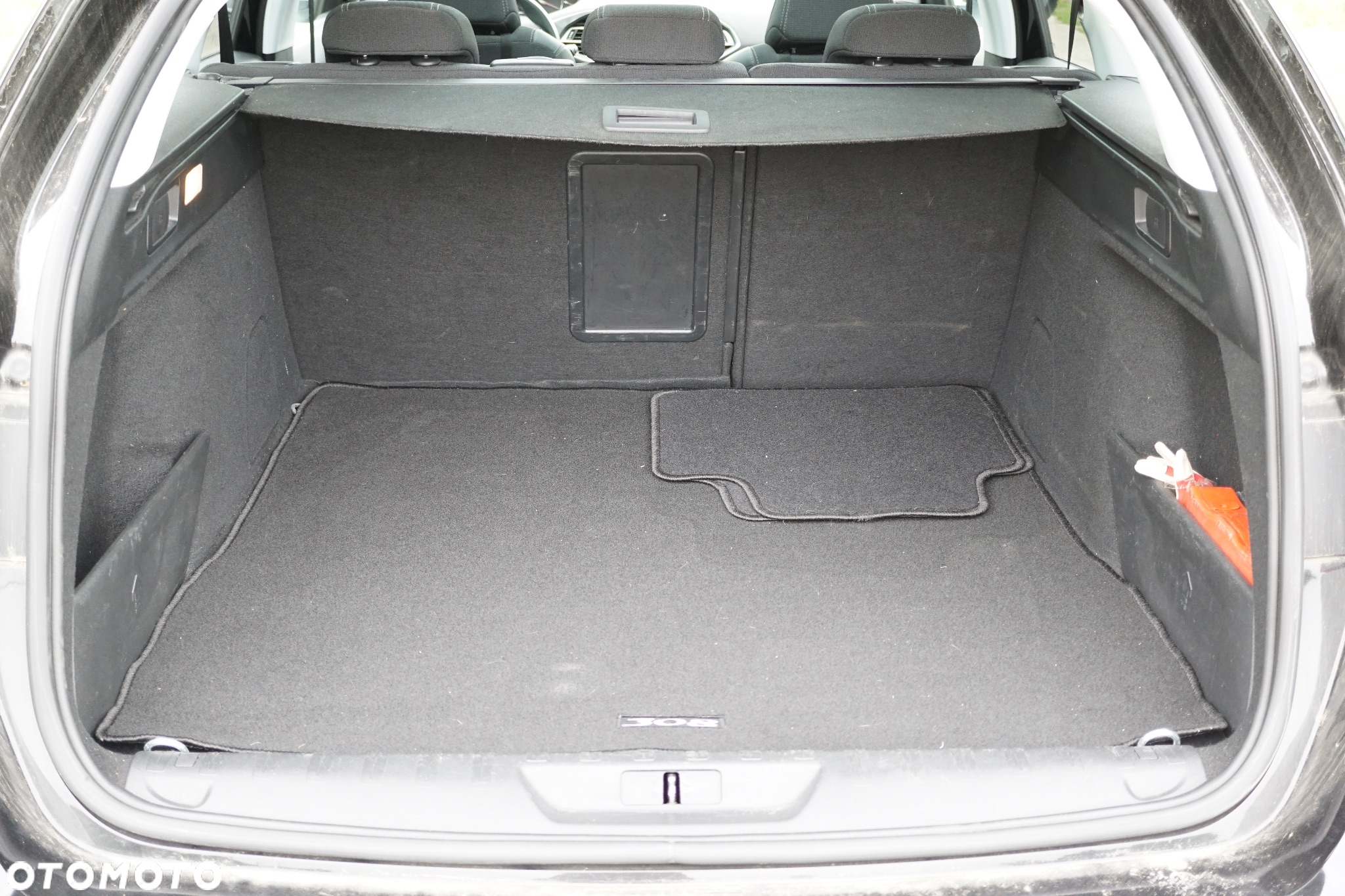 Peugeot 308 SW 1.2 PureTech GPF Allure Pack S&S EAT8 - 11