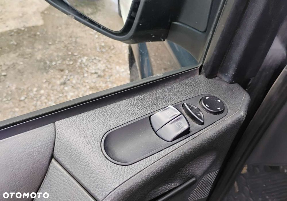 Mercedes-Benz VITO - 15