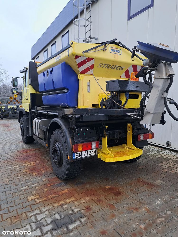 Mercedes-Benz Unimog U400 - 2