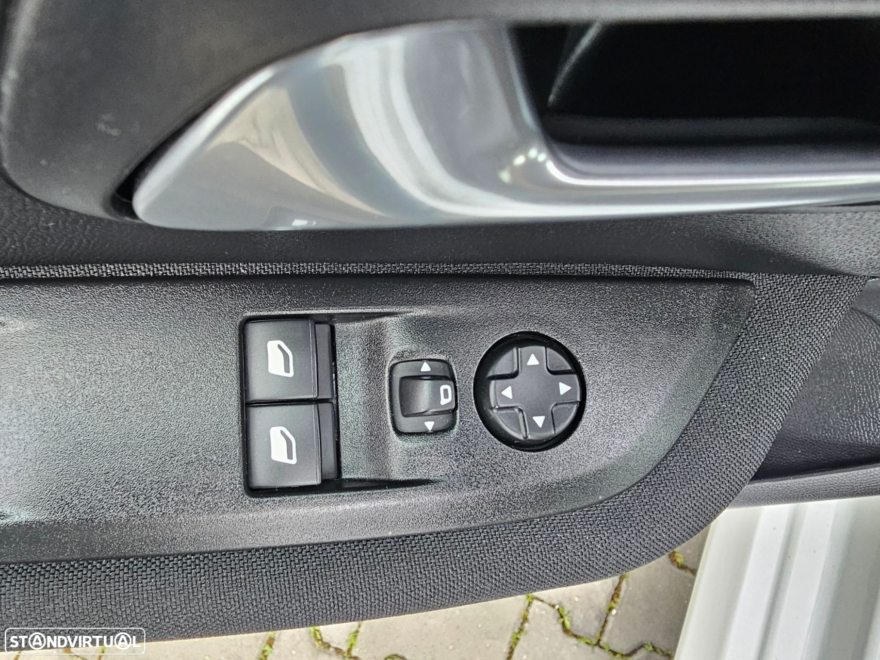 Peugeot 208 1.2 PureTech Active - 17