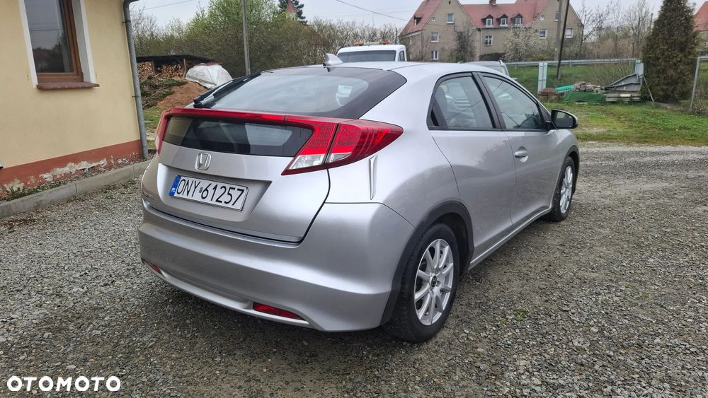 Honda Civic 1.6 i-DTEC Lifestyle Black Edition - 8