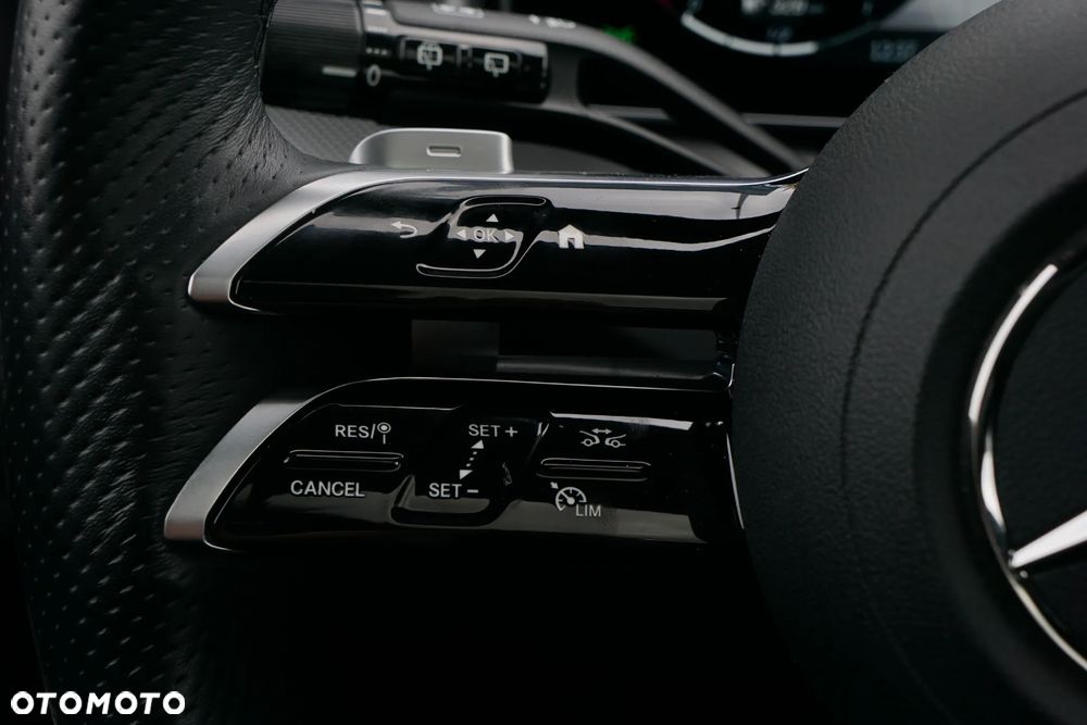 Mercedes-Benz GLC 400 e 4-Matic AMG Line - 24