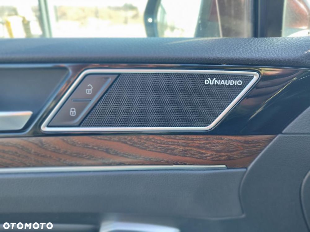 Volkswagen Passat 2.0 TDI SCR 4Motion DDG Highline - 21