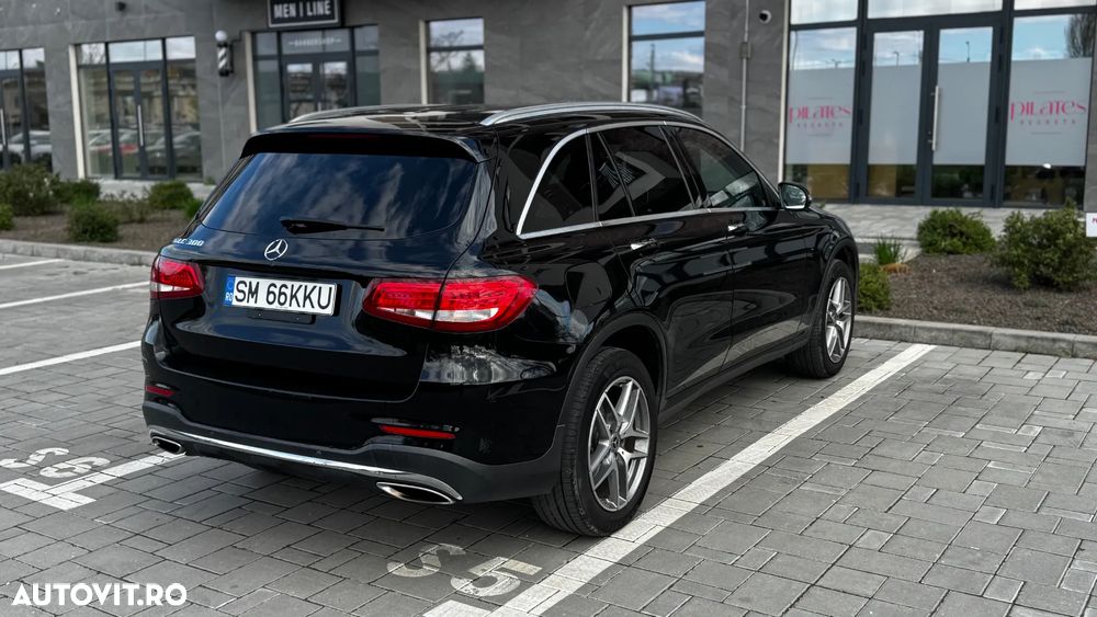 Mercedes-Benz GLC 300 4MATIC 9G-TRONIC AMG Line - 7