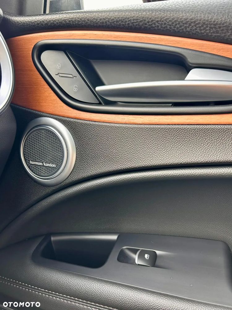 Alfa Romeo Stelvio 2.0 Turbo 16V AT8-Q4 Super - 9