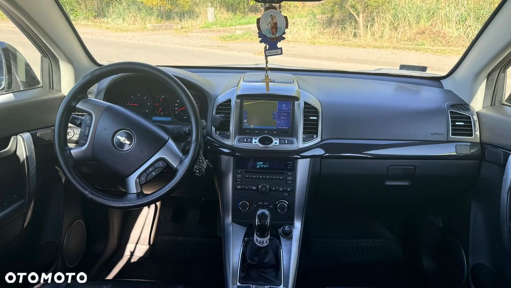 Chevrolet Captiva 2.2 d LTZ - 23